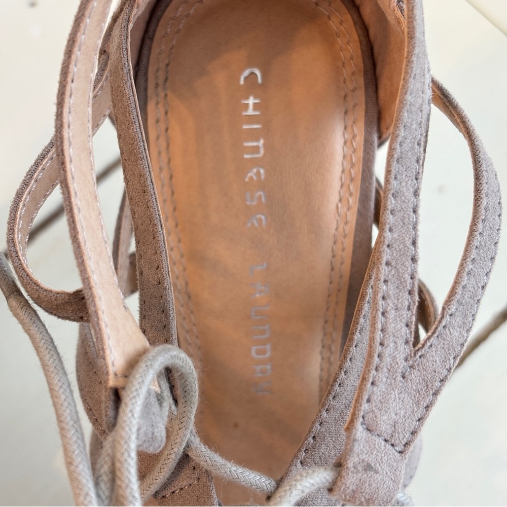Chinese Laundry Strappy Sandal Heels Women’s 7.5 Beige Taupe - Picture 10 of 16